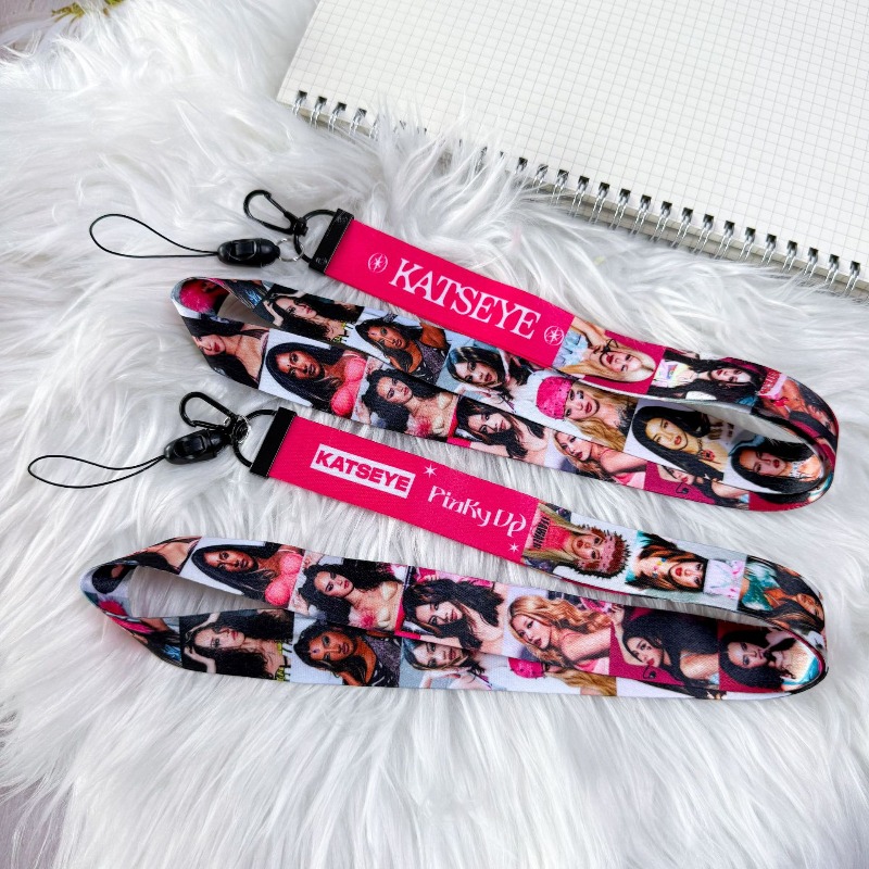 KATSEYE Anime Peripheral Phone - Anime Merchandise Bag ulasan dan harga